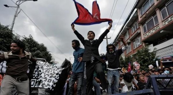 体育游戏app平台空气中弥散着炸药味和不悦-开云(中国)kaiyun网页版登录入口